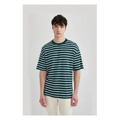 DEFACTO Comfort Regular Fit Relaxed Pattern Crew Neck Striped Short Sleeve T-Shirt