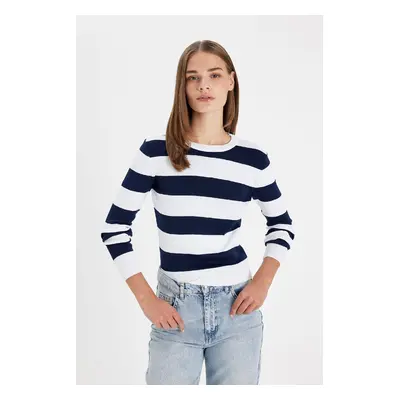 DEFACTO Regular Fit Crew Neck Striped Knitted Sweater