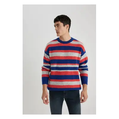 DEFACTO Standard Fit Striped Crew Neck Knitwear Sweater