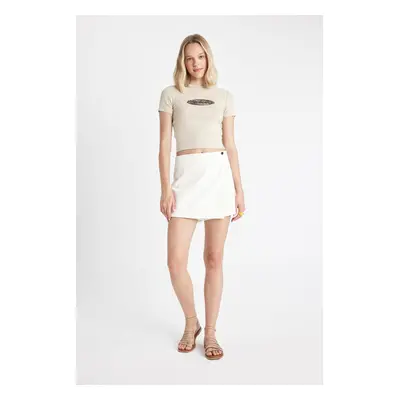 DEFACTO Regular Fit Normal Waist Gabardine Shorts