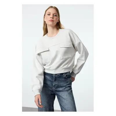 Trendyol Ecru Pocket Detailed Crop/Short Regular/Normal Pattern Knitted Sweatshirt