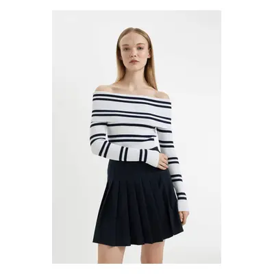 DEFACTO Slim Fit Slim Fit Striped Open Shoulder Knitwear Sweater