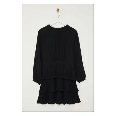 Trendyol Black Skater/Waist Open Pleated Stand Collar Mini Woven Dress