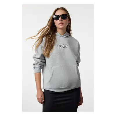 Trendyol Grey Melange Oversize Pattern Embroidered Kangaroo Pocket Knitted Sweatshirt with Polar