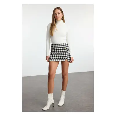 Trendyol Black Front Pocket and Slit Detailed Houndstooth Patterned Mini Length Woven Skirt