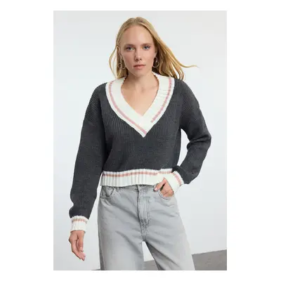 Trendyol Anthracite Crop V-Neck Knitwear Sweater