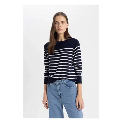 DEFACTO Regular Fit Soft Textured Crew Neck Striped Knitwear Sweater