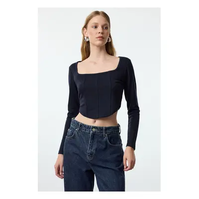 Trendyol Navy Blue Piping Detailed Square Neck Fitted Crop Interlock Knitted Blouse