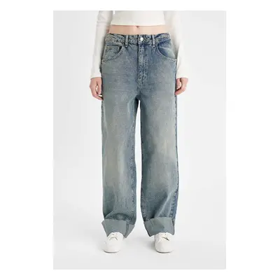 DEFACTO Baggy Fit High Waist Folded Leg Ankle Length Jean Washed Trousers