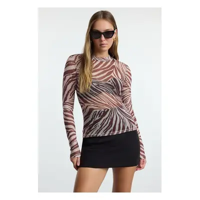 Trendyol Dark Brown Zebra Patterned Fitted/Body-Sit Stand-Up Collar Tulle Flexible Knitted Blous