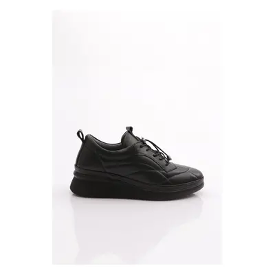 DGN Women's Laced Sneakers