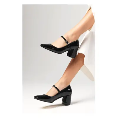 Mio Gusto Alda Black Color Patent Leather Women's Flat Toe Heeled Shoes