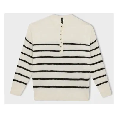 DEFACTO Relax Fit Buttoned Collar Knitwear Sweater