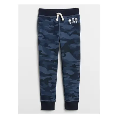 Modré klučičí dětské tepláky GAP Logo camo print pull-on joggers