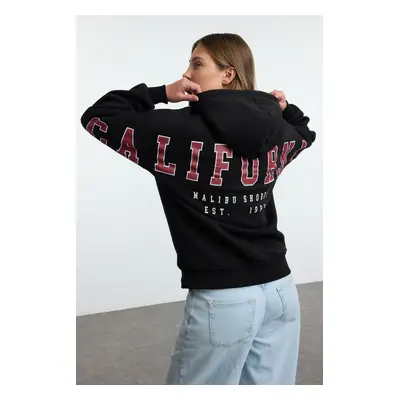 Trendyol Black Slogan Printed Oversize/Wide Fit Thick Inside Fleece Knitted Sweatshirt