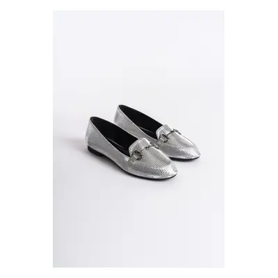 Capone Outfitters Women's Pointed Toe Silvery Buckle Flats