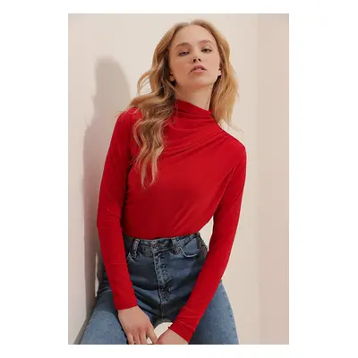 Trend Alaçatı Stili Women's Red High Neck Draped Shoulder Sandy Crop Blouse