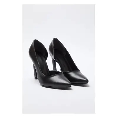 Trendyol Black Asymmetrical Women's Classic Thin Heel Stiletto Shoes