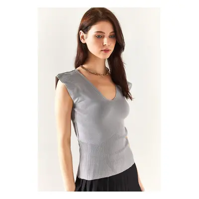 Olalook Women's Gray Shoulder And Skirt Detailed Front Back V Knitwear Blouse