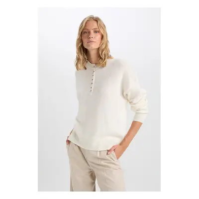 DEFACTO Relax Fit Buttoned Collar Knitwear Sweater