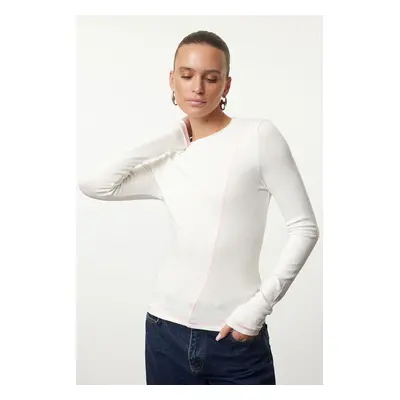 Trendyol Ecru Fitted/Fits the Body Carioca Seam Detailed Crew Neck Flexible Knitted Blouse