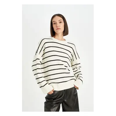 DEFACTO Oversize Fit Striped Crew Neck Sweater