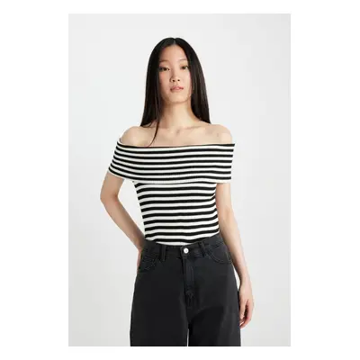 DEFACTO Fitted Striped Open Shoulder Basic Plain Knitwear Blouse