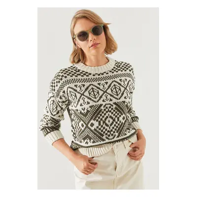 Bianco Lucci Women's Jacquard Sweater