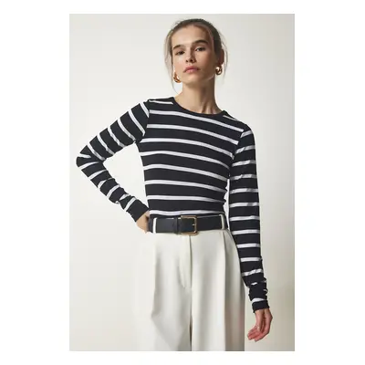 Happiness İstanbul Women's Black Striped Knitted Blouse