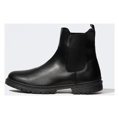 DEFACTO Men&#39;s Serrated Sole Chelsea Faux Leather Boots