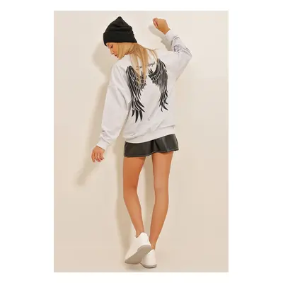 Trend Alaçatı Stili Women's Gray Crew Neck Front And Back Wing Printed Oversize Sweatshirt