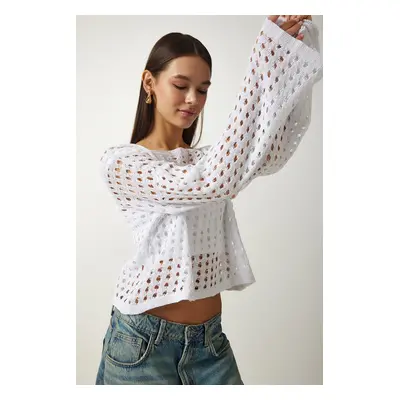 Happiness İstanbul Women's White Openwork Crop Knitwear Sweater