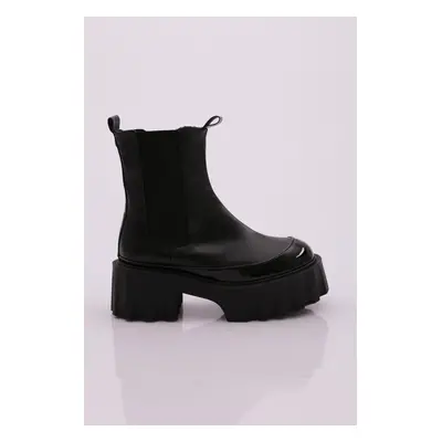 DGN Es804 Women's Boots with a Thick Sole and Stretch Detail Heels.