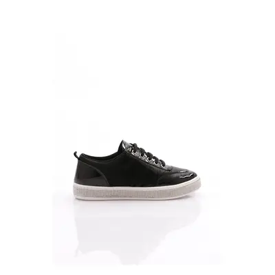 DGN Women's Sneakers