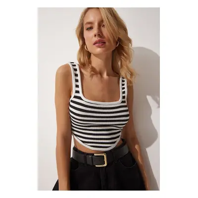 Happiness İstanbul Women's Black Striped Crop Sweater Blouse