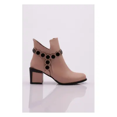 DGN 810-22k Women's Heeled Boots with Buckle Detail.