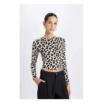 DEFACTO Fitted Body-Smooth Crew Neck Leopard Patterned Crepe Long Sleeve T-Shirt