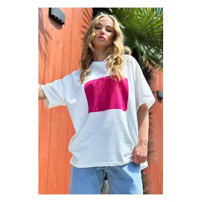 Trend Alaçatı Stili Women's Fuchsia Crew Neck Printed Oversize T-Shirt