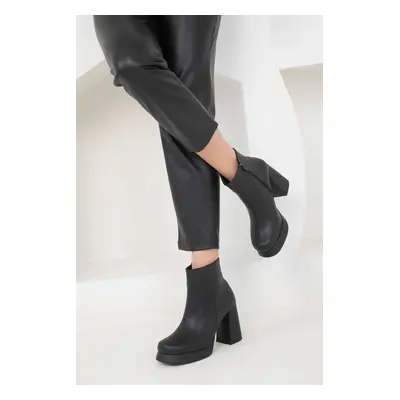 Soho Black Women's Boots & Bootie