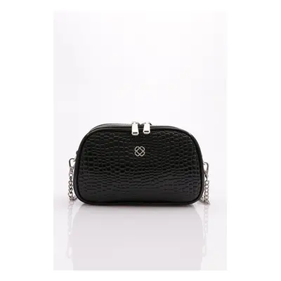 DGN Women's Chain Detailed Bag