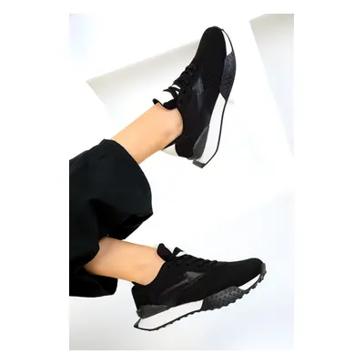 Soho Women's Black Sneakers