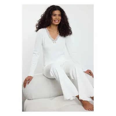 Trendyol Ecru Rose Accessory Lace Detailed Ribbed Knitted Pajama Set