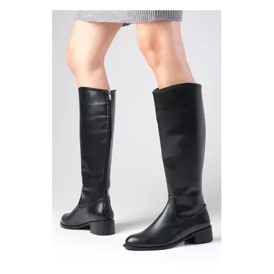 Mio Gusto Vivien Black Women's Boots with Zipper and Thin Faux Für Lined.