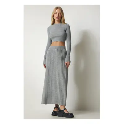 Happiness İstanbul Women's Gray Ribbed Knitwear Crop Skirt Suit