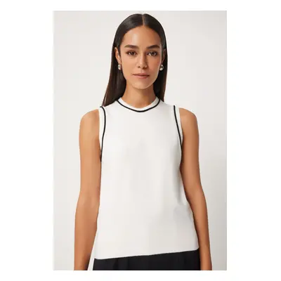 Happiness İstanbul Women's White Sleeveless Striped Knit Blouse