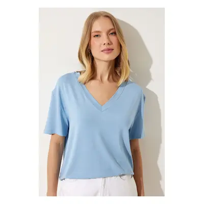 Happiness İstanbul Women's Sky Blue V-Neck Basic Viscose Knitted T-Shirt