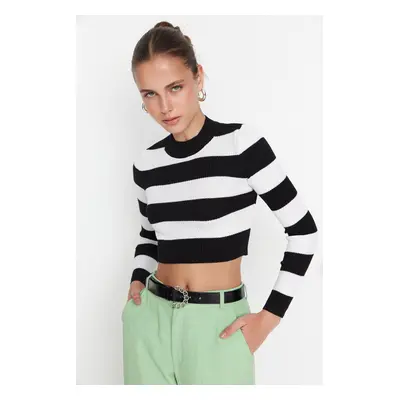 Trendyol Black Crop bavlněný pruhovaný pletený svetr