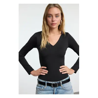 Trendyol Black Fitted/Fits the Body V Neck Snap Elastic Knit Bodysuit