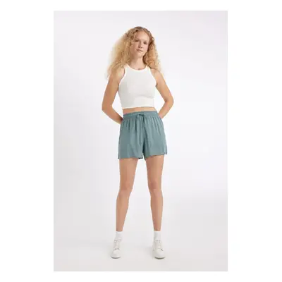 DEFACTO Regular Fit Normal Waist Straight Leg Crinkle Viscose Shorts