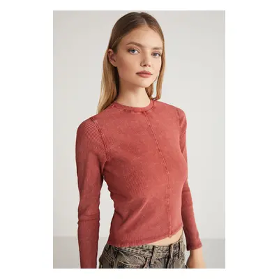 GRIMELANGE Benrice Women's Crew Neck Long Sleeve Brick Color Blous